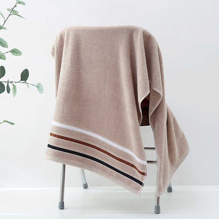 High-Quality Bath Towel with Elegant Border Stornfield