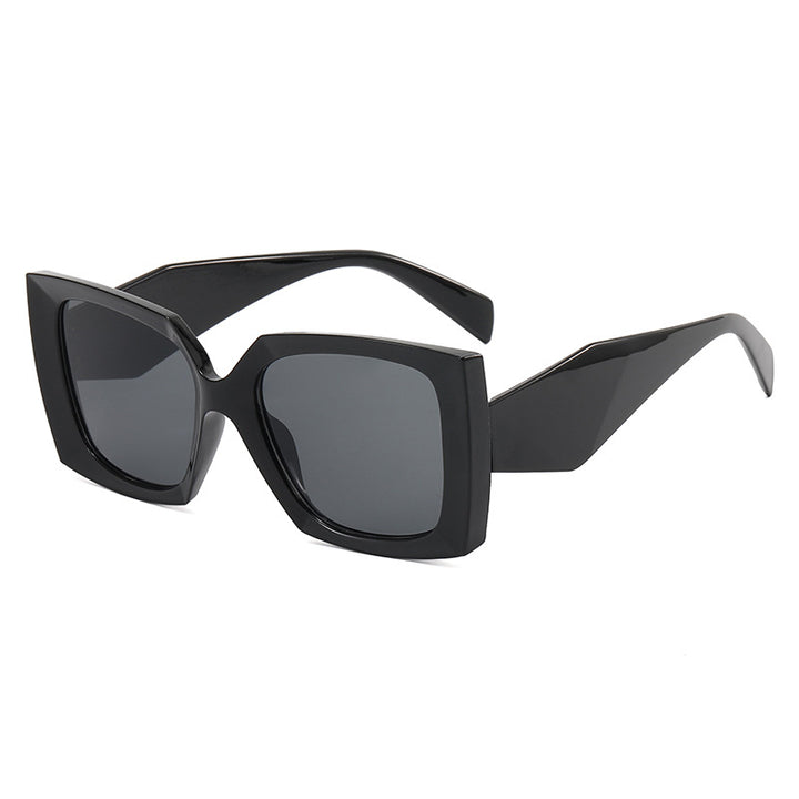 Women's Extravagant Oversized Sunglasses in Modern Design Stornfield