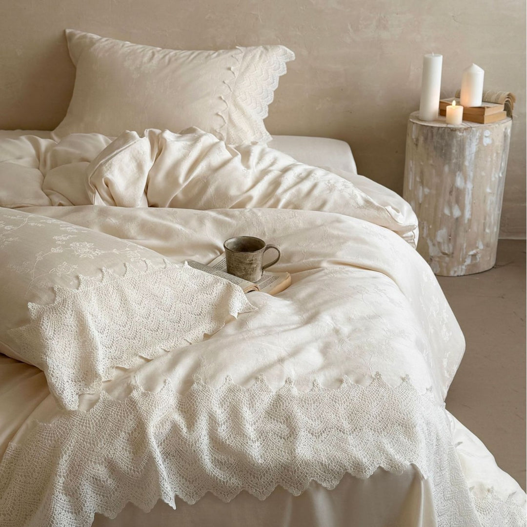 Bedding set made of linen-cotton mix with crocheted lace trim and fine floral jacquard texture