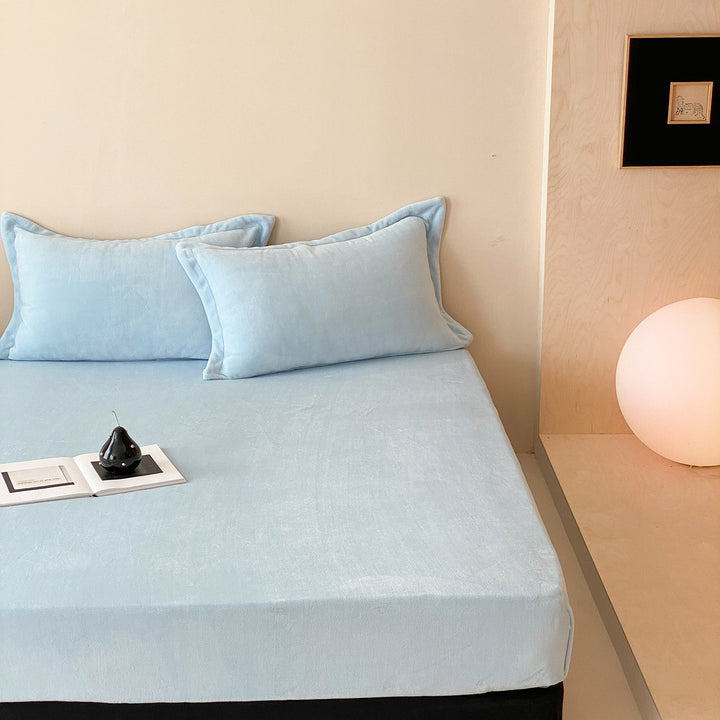 Velvet Fitted Sheet Set with Extra Deep All-Around Elastic and Velvety Surface