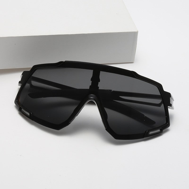 Men's sporty outdoor sunglasses with a sturdy frame and polarized lenses Stornfield