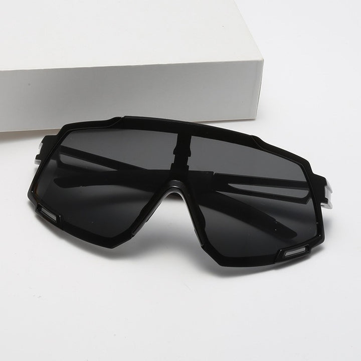 Men's sporty outdoor sunglasses with a sturdy frame and polarized lenses Stornfield