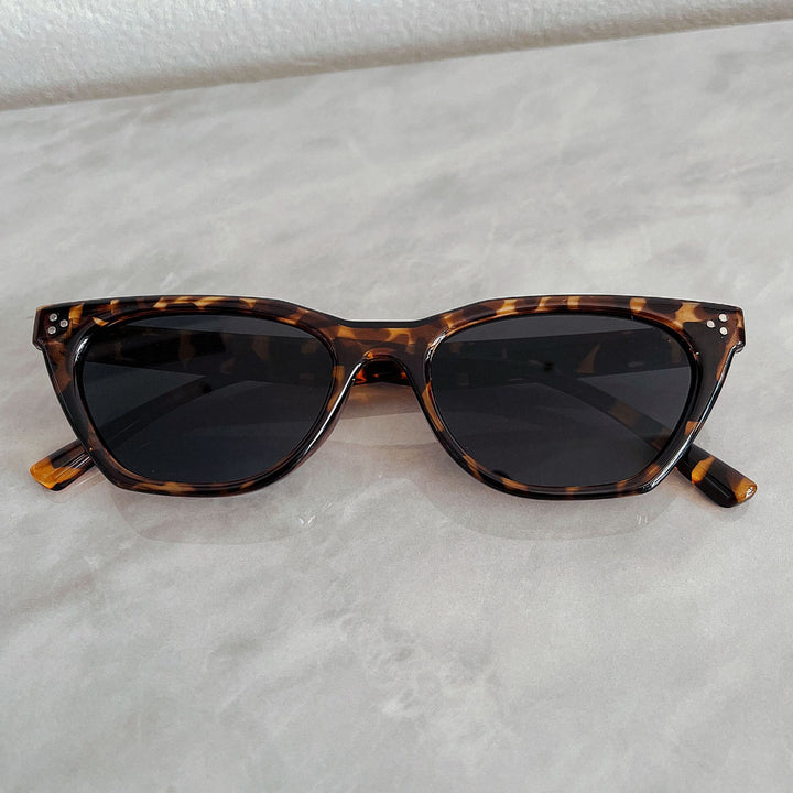 Ladies fashionable retro sunglasses with elegant design Stornfield