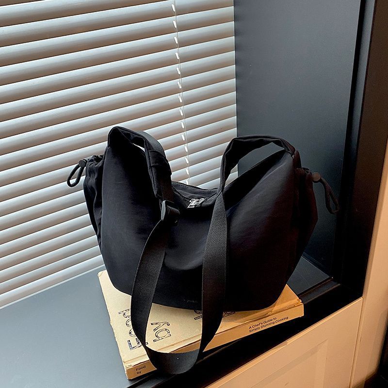 Relaxed Sling Bag Stornfield