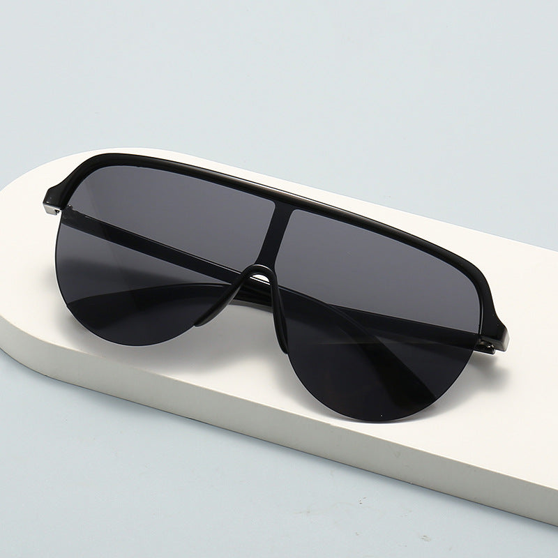 Women's sporty sunglasses in modern aviator design Stornfield