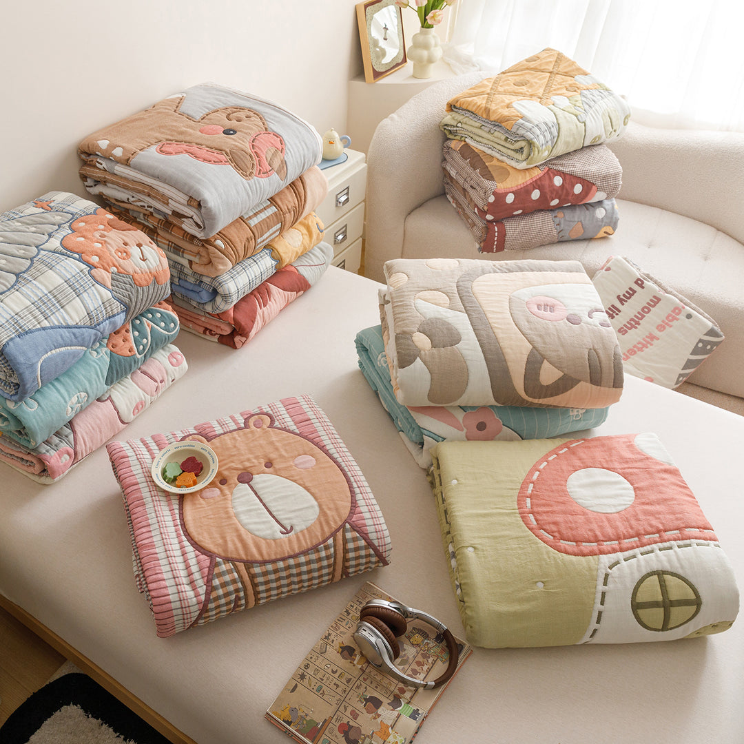 Quilted Cotton Bedding Comforter with Appliqué Bears