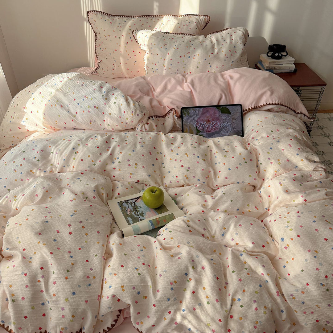Star Patterned Quilted Bedding Set
