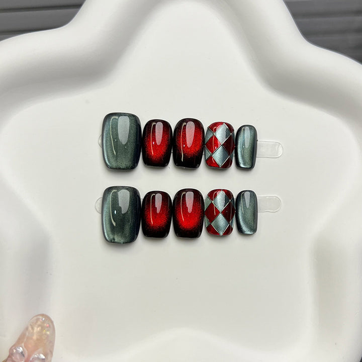 Glamorous Press-On Nail Art Set