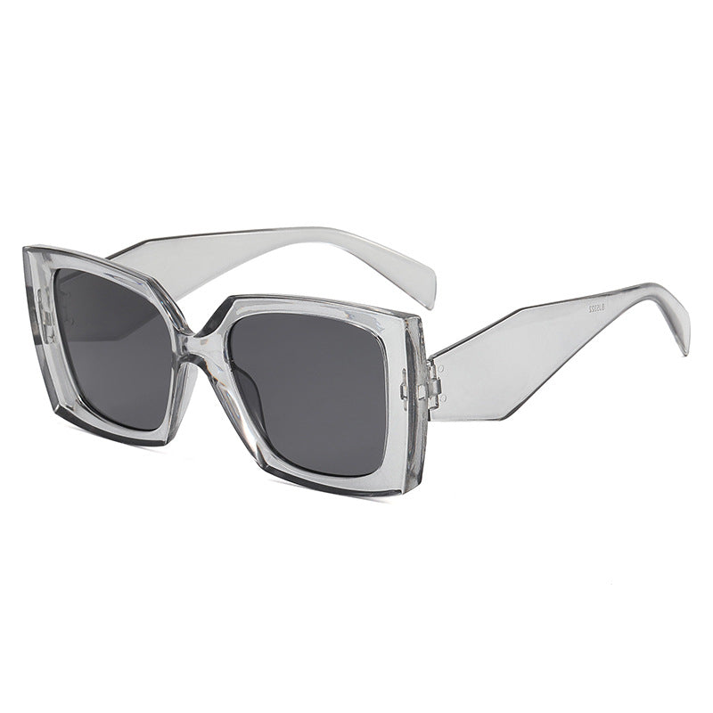Women's Extravagant Oversized Sunglasses in Modern Design Stornfield