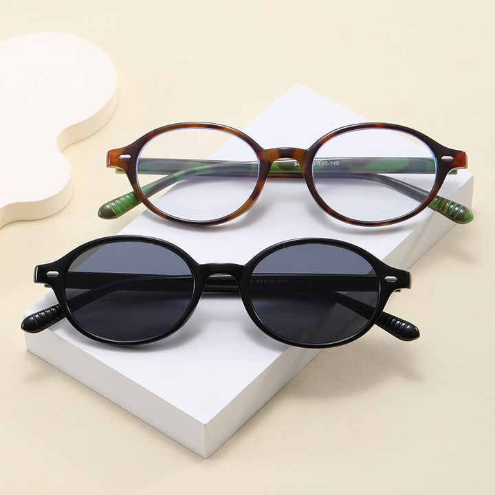 Women's fashionable round reading glasses with flexible plastic frame Stornfield