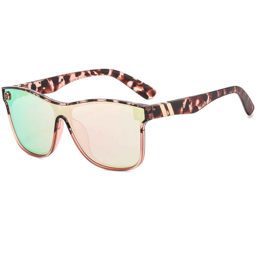 Fashion-Forward Retro-Inspired Sunglasses Stornfield