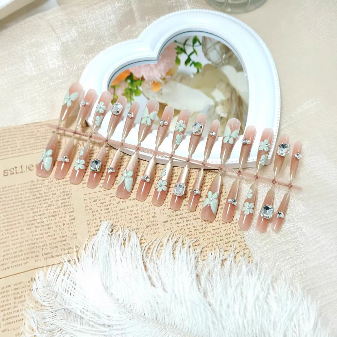 Artificial nails with elegant flower and crystal design Stornfield