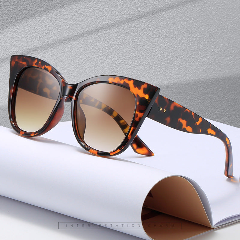 Women extravagant Cat-Eye sunglasses with mirrored lenses Stornfield