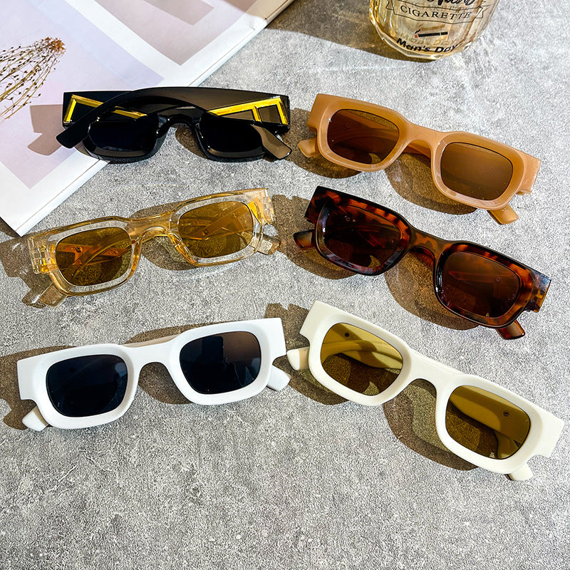 Ladies fashionable sunglasses with a striking design Stornfield