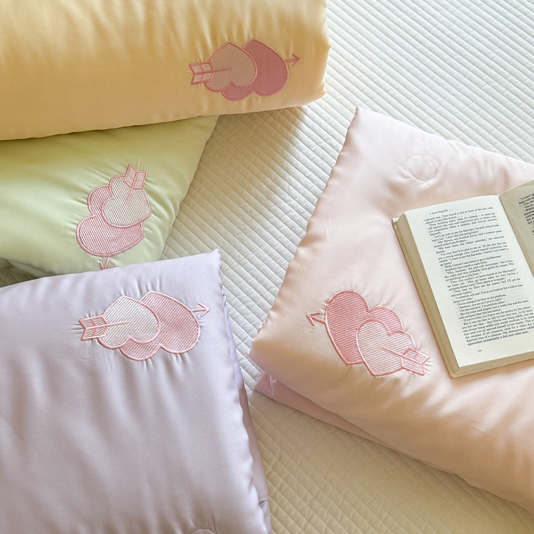 Quilted Paisley Matelassé Bedspread and Pillow Sham Set