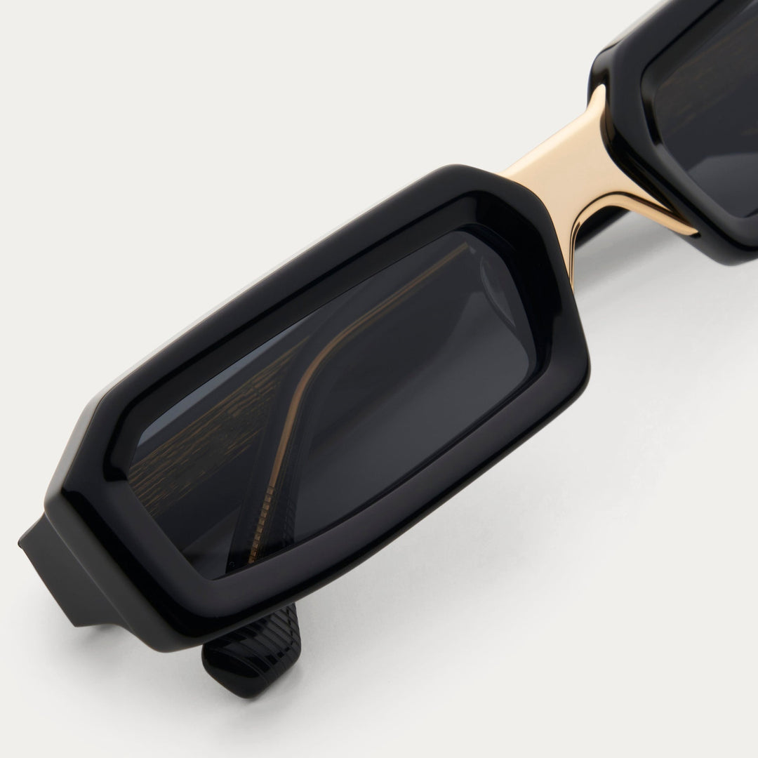 Women's stylish sunglasses in a modern rectangular design with a comfortable frame Stornfield