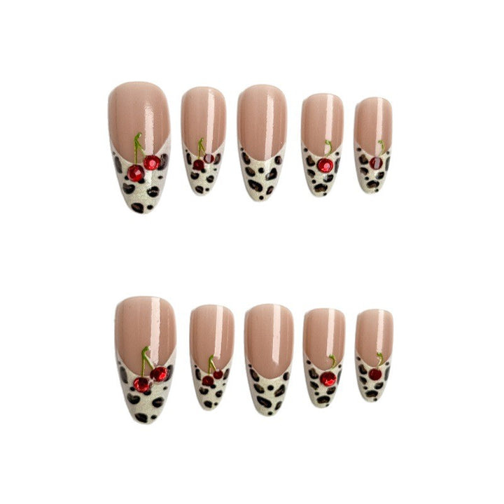 Glamorous artificial nails in leopard look Stornfield