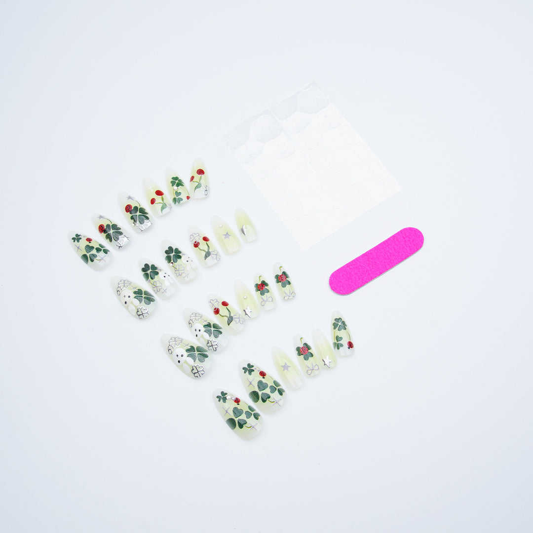 Playful artificial nails with plant motifs Stornfield