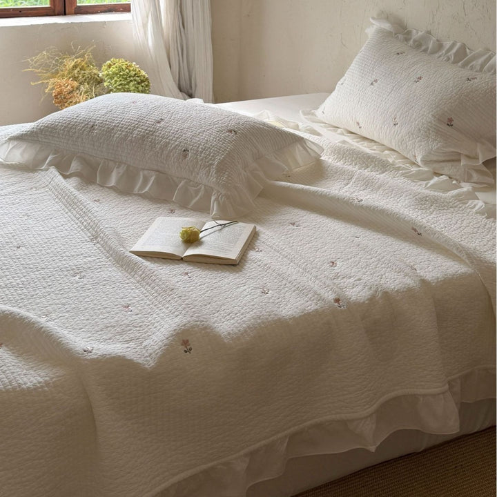 Quilted Ruffled Cotton Bedspread Set