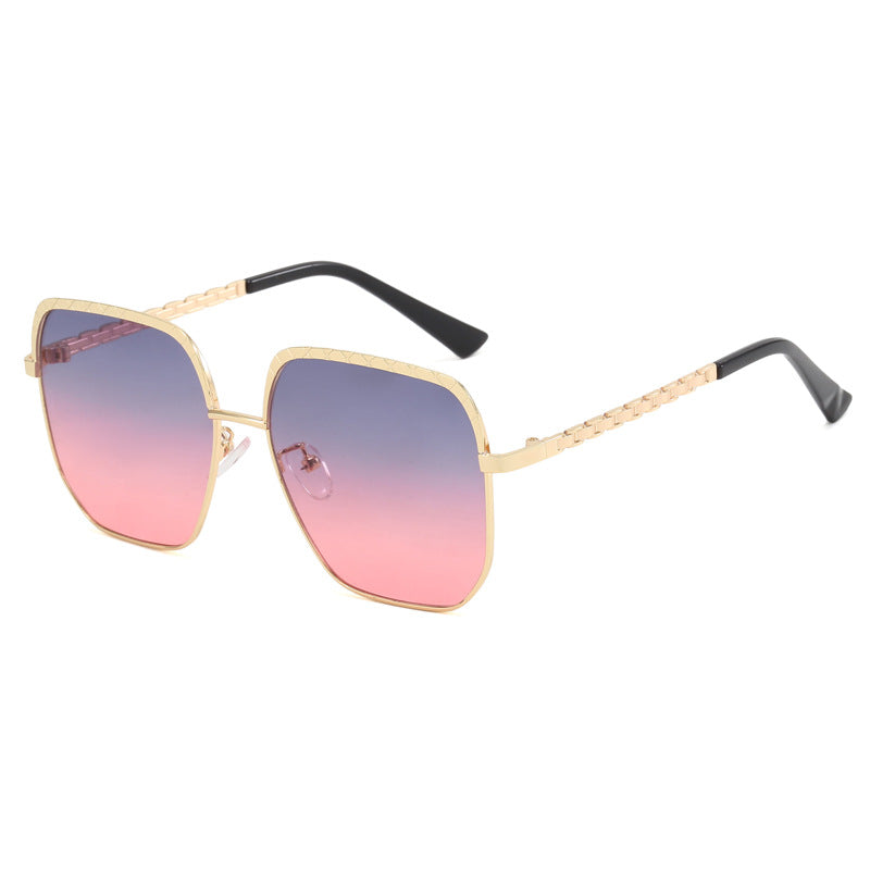 Ladies' fashionable sunglasses with square frame and stylish details Stornfield