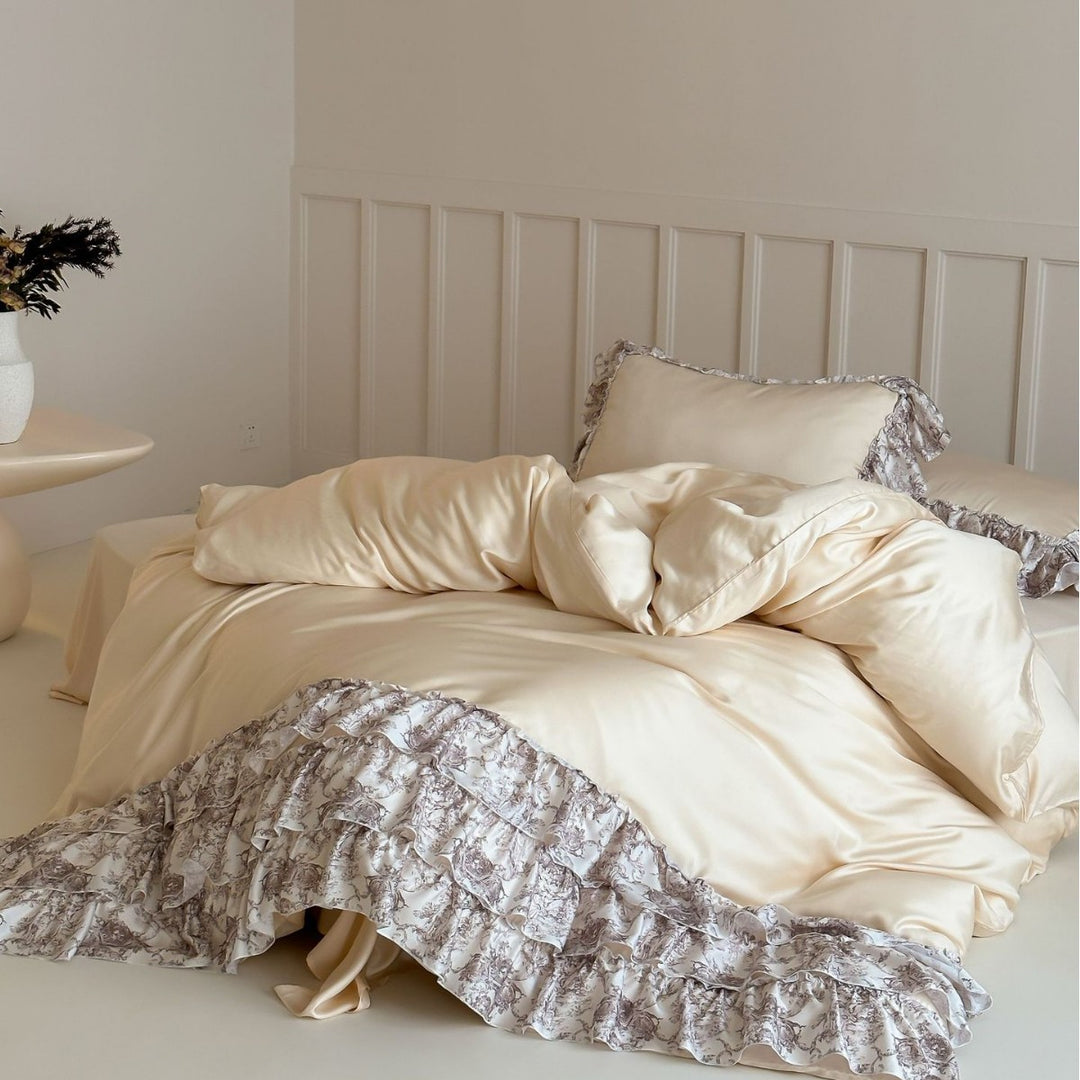 Satin bedding set with marble print, extra-fine satin and hotel closure