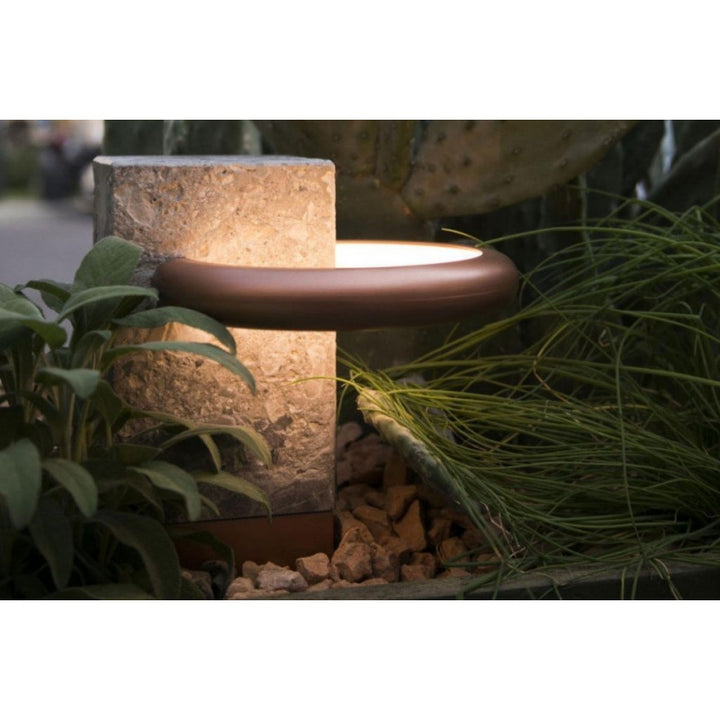 Modern Artistic Outdoor Accent Lamp