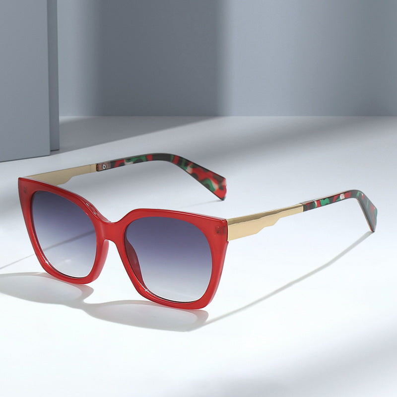 Women's oversized sunglasses with elegant transparent frame and golden accents Stornfield