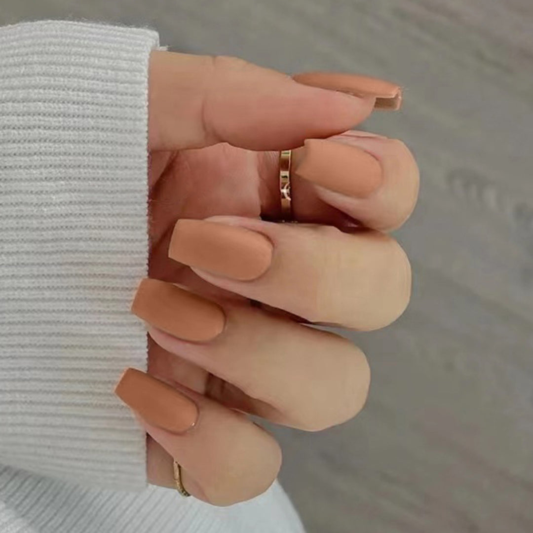 Elegant Nail Art with Matte Finish Stornfield