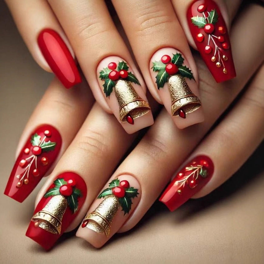 Artificial nail set with festive Christmas design and glitter details Stornfield