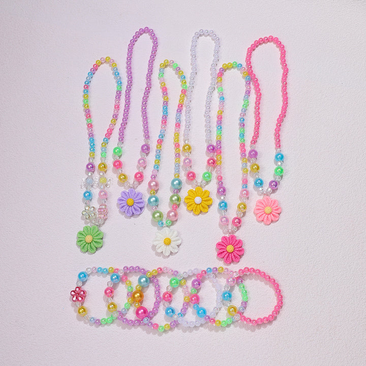 Playful jewelry set with flower pendant Stornfield