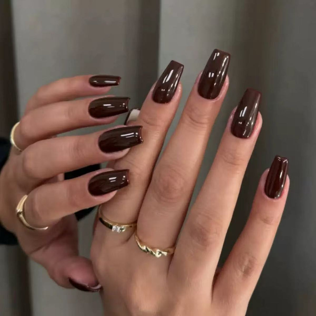 Artificial nail set with elegant high gloss and luxurious finish Stornfield