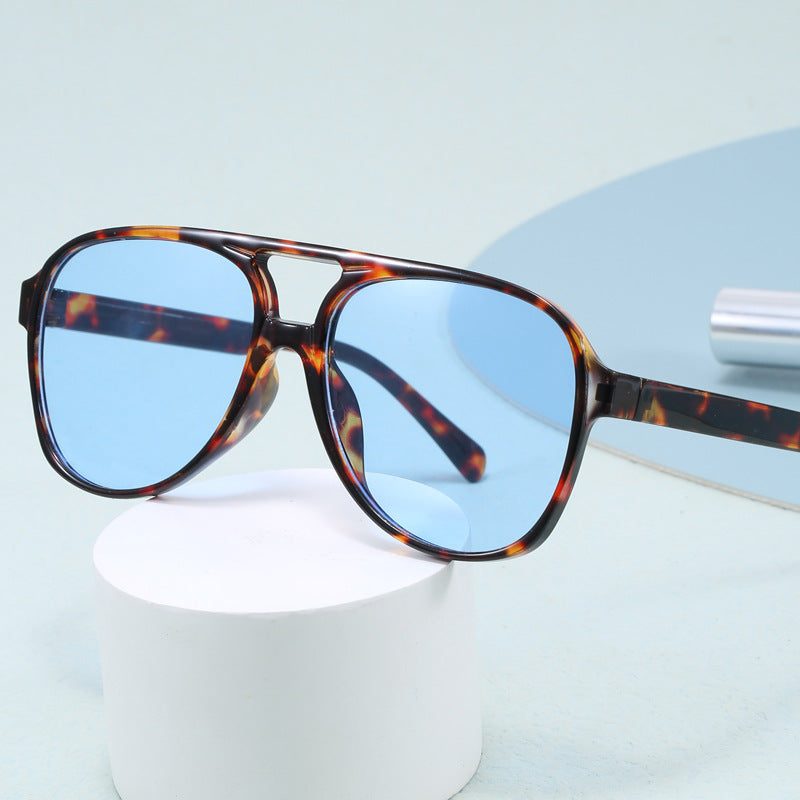 Women’s Oversized Sunglasses with Sporty Design Stornfield