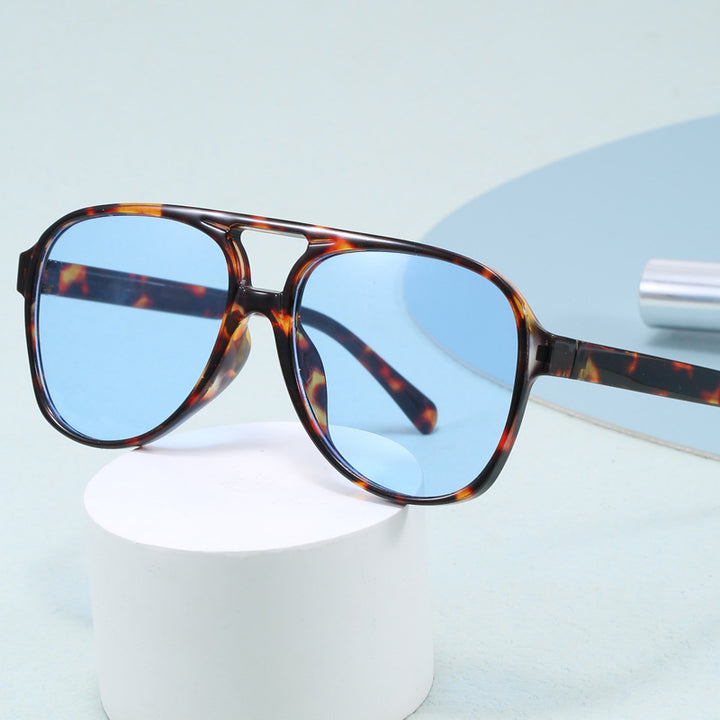 Women’s Oversized Sunglasses with Sporty Design Stornfield
