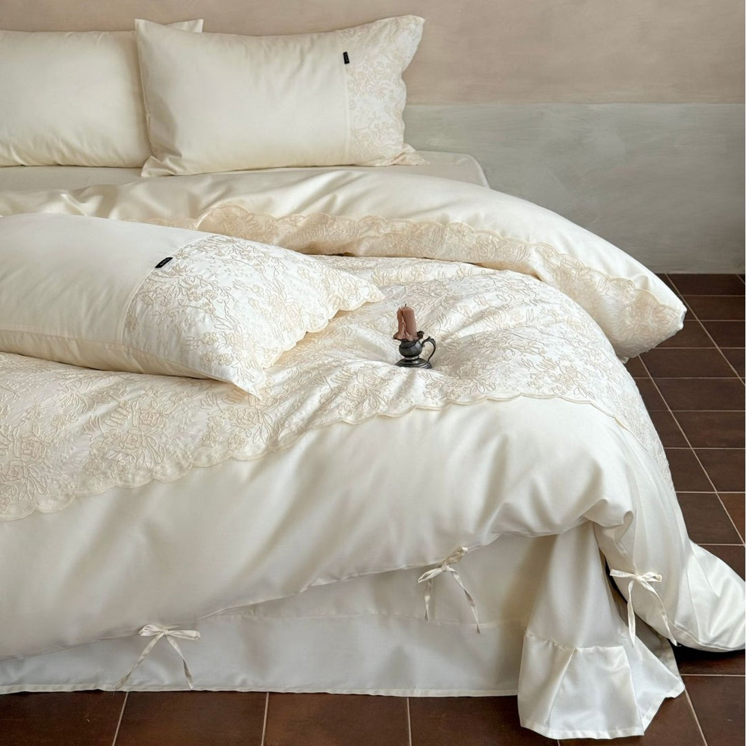 Bed linen set in linen-satin mix with floral relief jacquard and ties
