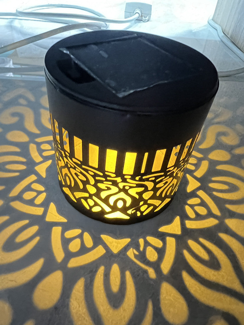 Solar Projection Garden Light With Decorative Floral Pattern And Dusk-To-Dawn Sensor Stornfield