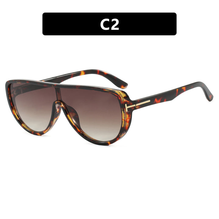 Women's elegant oversized sunglasses with striking design and UV protection Stornfield