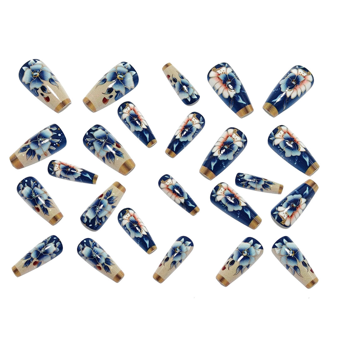 Deluxe artificial nails with floral accents Stornfield