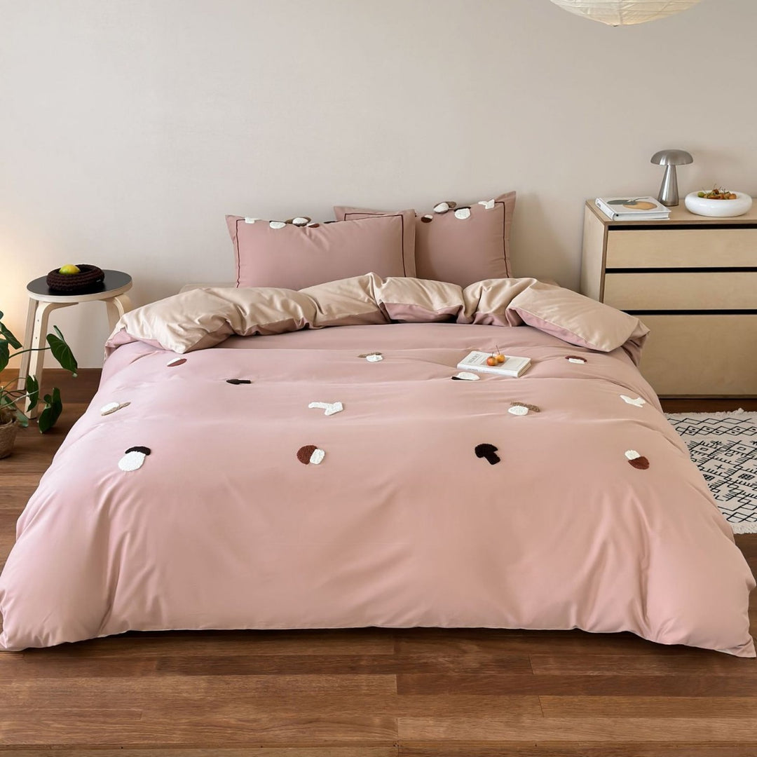 Bedding set with appliquéd cuddly rabbits, ruffle edge and soft cotton blend