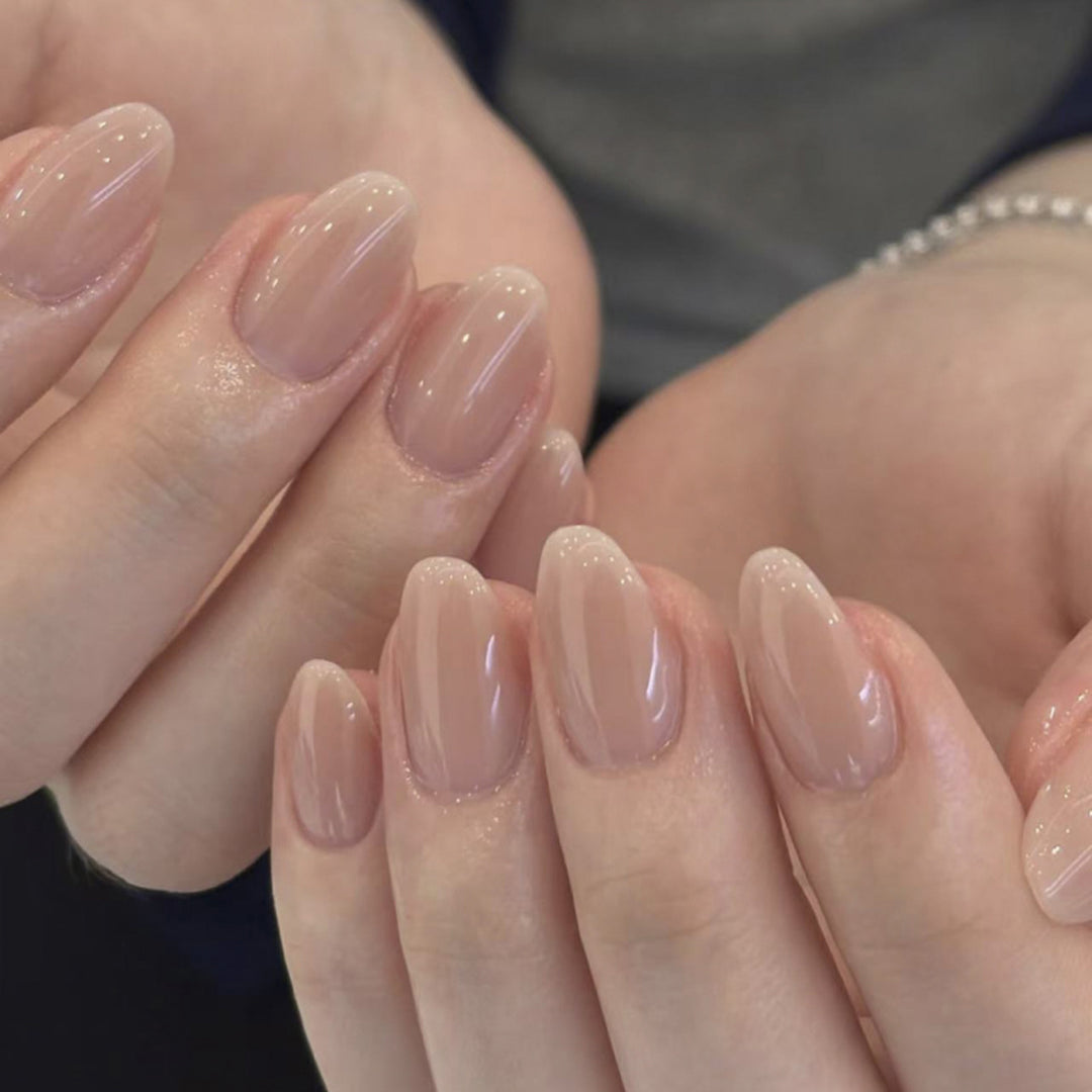 Artificial nail art with playful dots and bows Stornfield