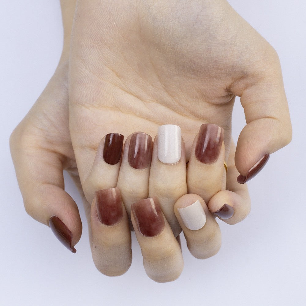 High-gloss artificial nails with rose effect Stornfield