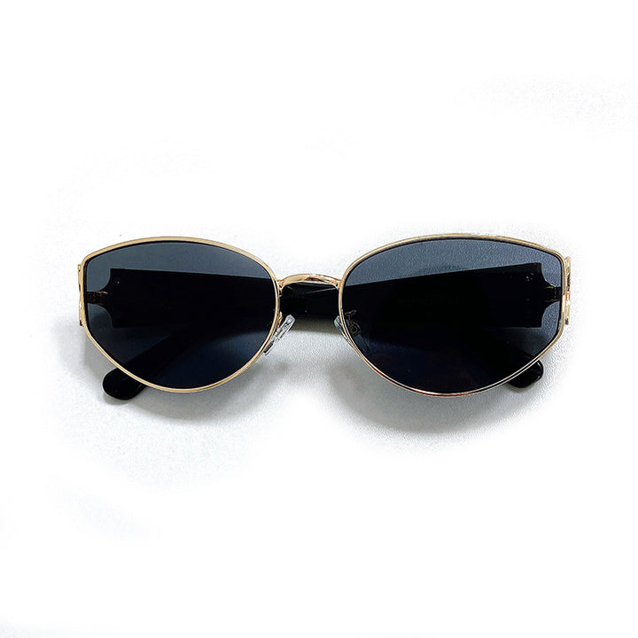 Fashionable Cat-Eye Sunglasses with Golden Frame Stornfield