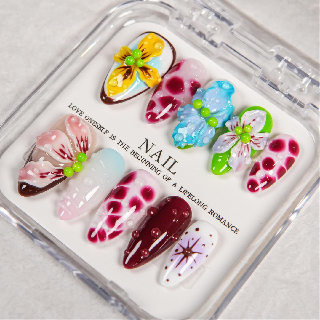 Artistic Floral Embellished Press-On Nail Set