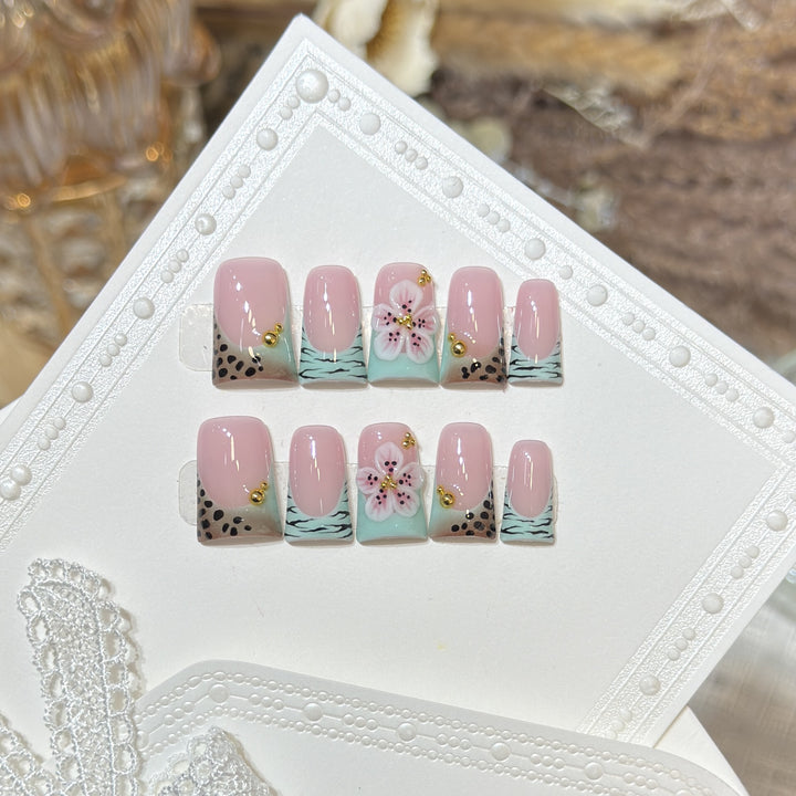 Artistic Press-On Nail Set with Floral and Patterned Design Stornfield