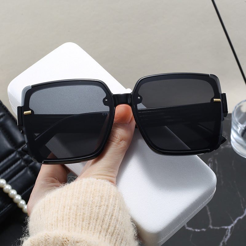 Women's square sunglasses with trendy geometric design Stornfield