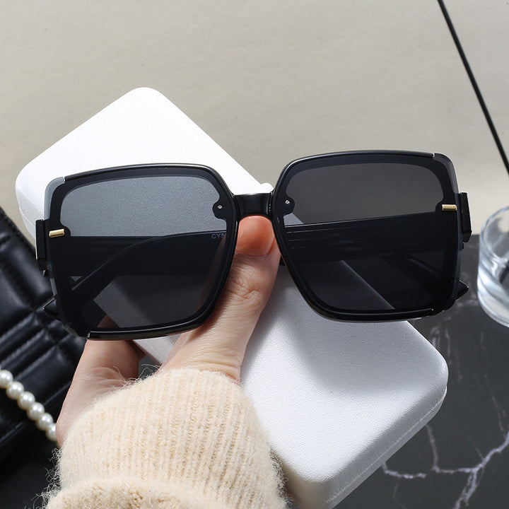 Women's square sunglasses with trendy geometric design Stornfield