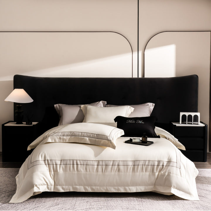 Luxurious cotton bedding set with quilted blanket and fine pillowcases