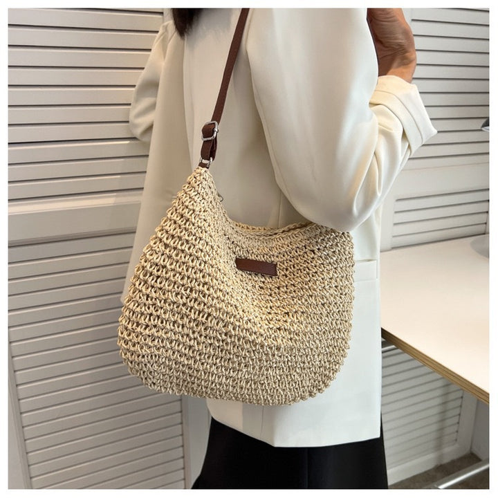 Practical handbag made of woven natural material Stornfield