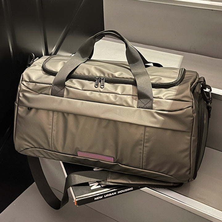 Sporty travel bag with insulated lining Stornfield