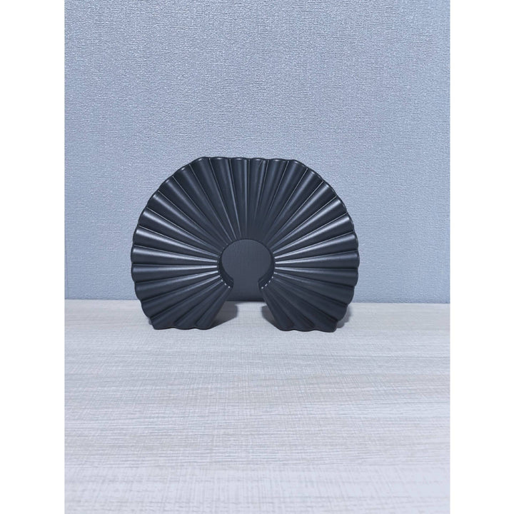 Decorative Fan-Shaped Stornfeild