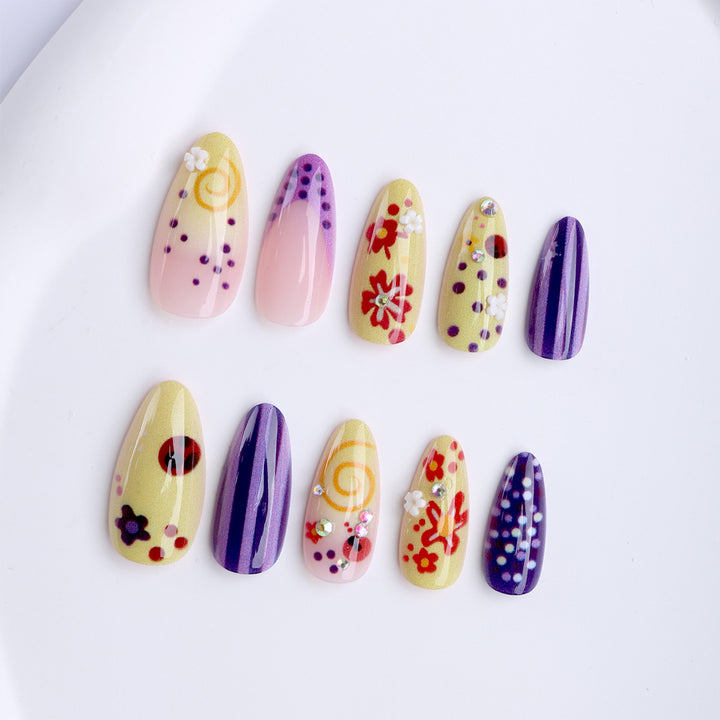 Artificial Fingernails with Floral and Geometric Design Stornfield